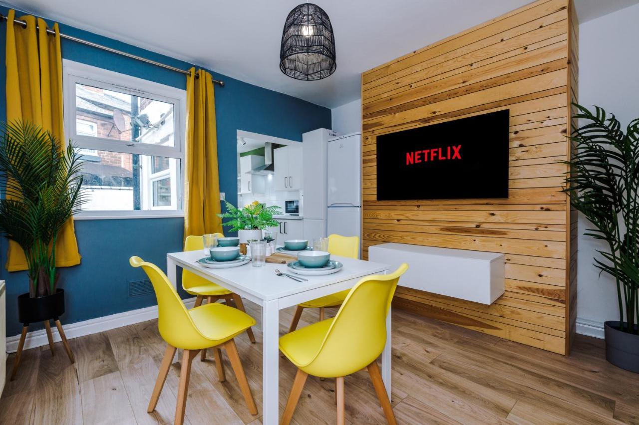 New! Stylish 2-Bed Home, In Chester By 53 Degrees Property, Ideal For Long Stays, Great Location - Sleeps 6 Eksteriør billede