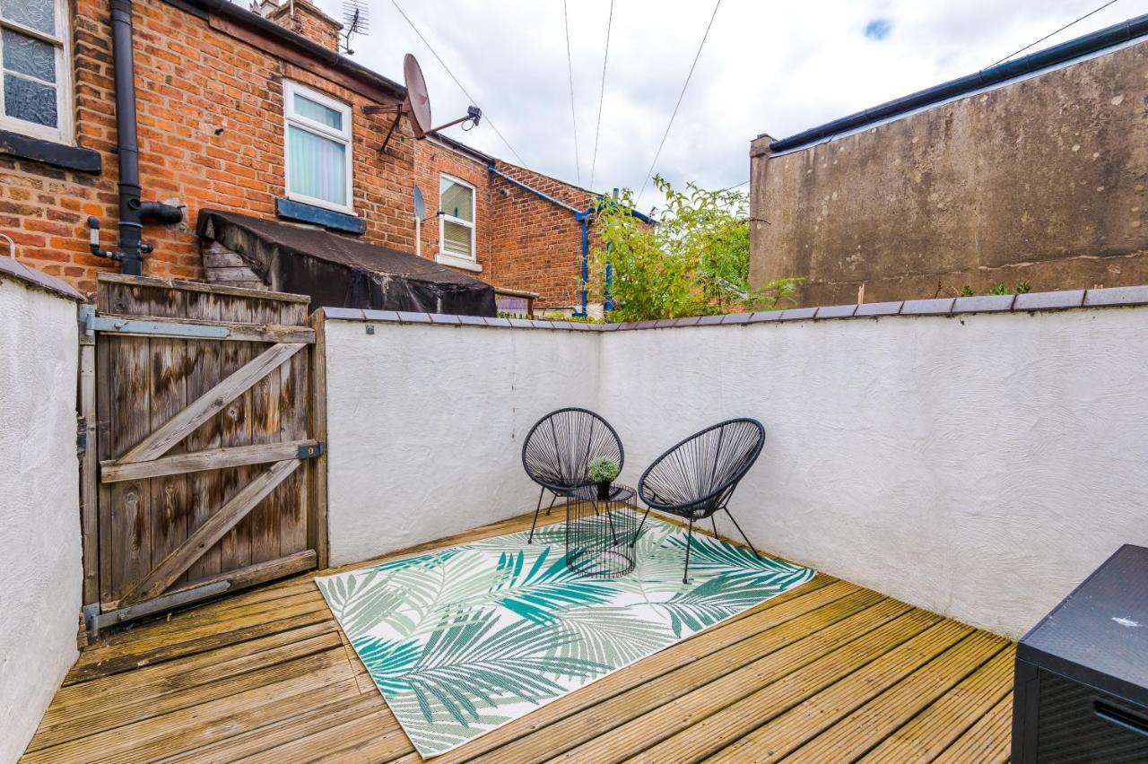 New! Stylish 2-Bed Home, In Chester By 53 Degrees Property, Ideal For Long Stays, Great Location - Sleeps 6 Eksteriør billede
